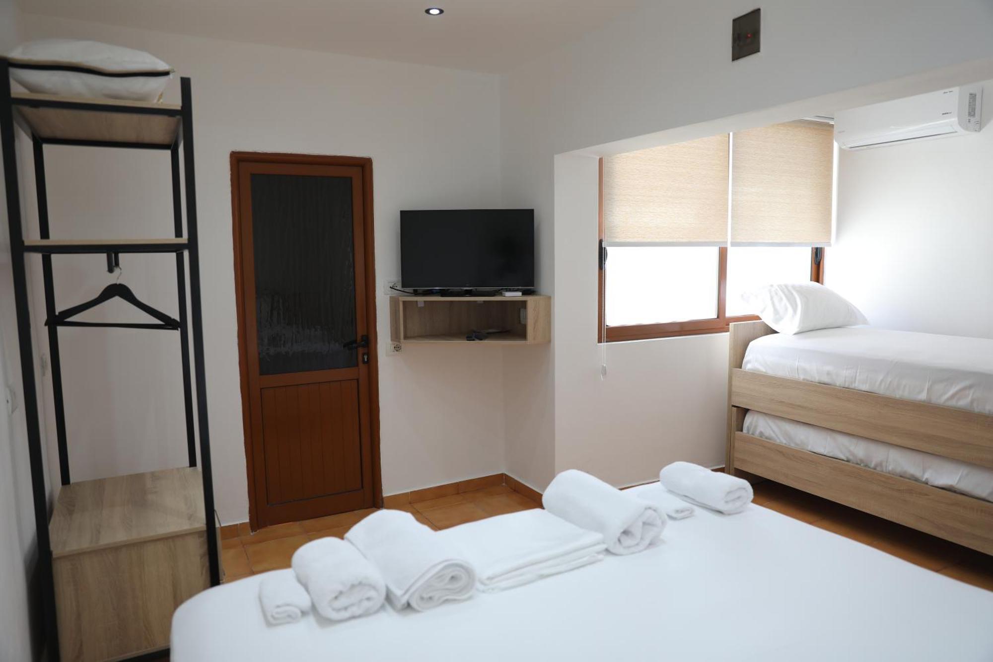Guest House Esanbja Berat Exterior photo